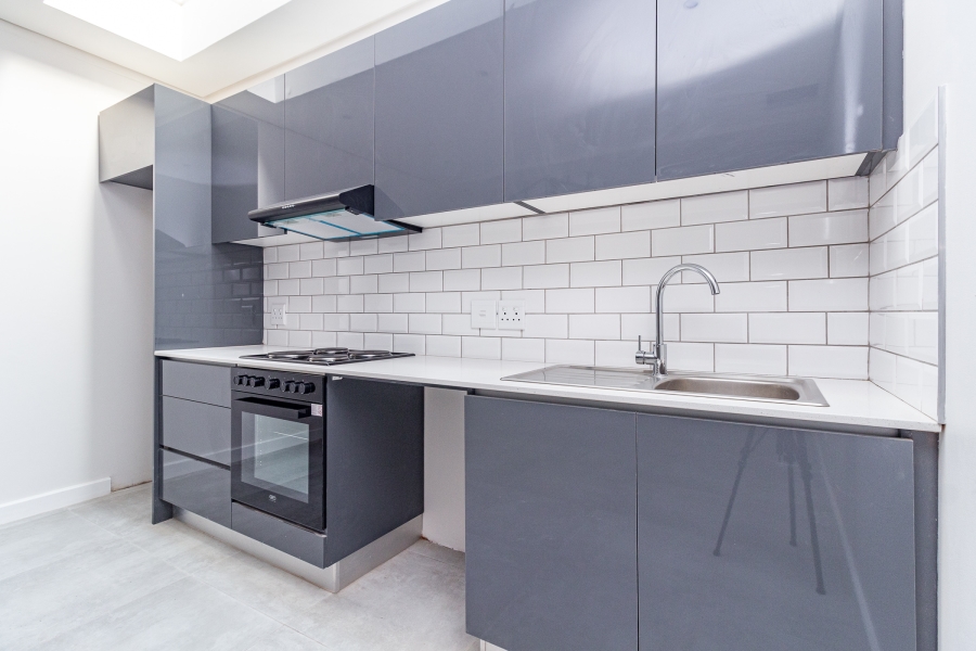 To Let 1 Bedroom Property for Rent in Sea Point Western Cape